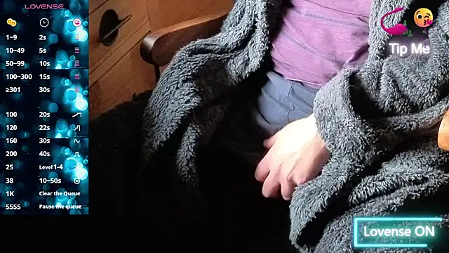 Snapshot of Adamdaddybear chatting on October 2, 7:59 am Adamdaddybear online show from October 2, 7:59 am