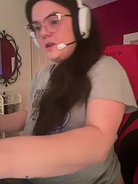 Snapshot of Sweetleeahxx chatting on December 20, 12:52 am Sweetleeahxx online show from December 20, 12:52 am