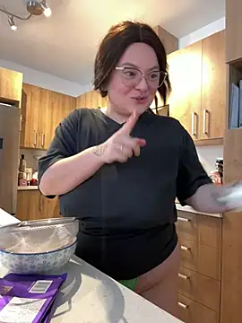 Snapshot of Sweetleeahxx chatting on January 23, 1:13 pm Sweetleeahxx online show from January 23, 1:13 pm