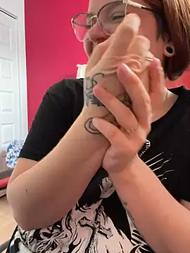 Snapshot of Sweetleeahxx chatting on March 4, 4:20 pm Sweetleeahxx online show from March 4, 4:20 pm