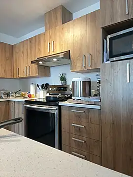 Snapshot of Sweetleeahxx chatting on March 12, 12:26 pm Sweetleeahxx online show from March 12, 12:26 pm