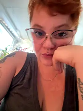 Snapshot of Sweetleeahxx chatting on September 24, 12:41 pm Sweetleeahxx online show from September 24, 12:41 pm