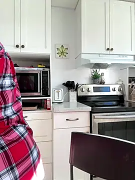 Snapshot of Sweetleeahxx chatting on October 3, 2:14 pm Sweetleeahxx online show from October 3, 2:14 pm