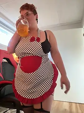 Snapshot of Sweetleeahxx chatting on October 7, 1:30 pm Sweetleeahxx online show from October 7, 1:30 pm