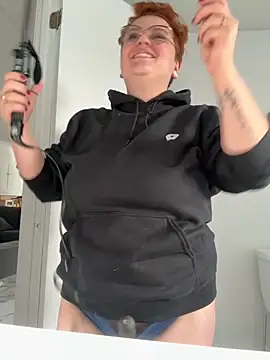 Snapshot of Sweetleeahxx chatting on October 30, 1:34 pm Sweetleeahxx online show from October 30, 1:34 pm