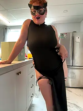 Snapshot of Sweetleeahxx chatting on October 31, 2:29 pm Sweetleeahxx online show from October 31, 2:29 pm