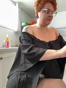 Snapshot of Sweetleeahxx chatting on November 11, 2:50 pm Sweetleeahxx online show from November 11, 2:50 pm