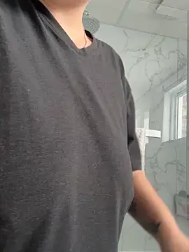 Snapshot of Sweetleeahxx chatting on November 14, 2:49 pm Sweetleeahxx online show from November 14, 2:49 pm