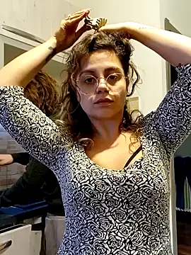 Snapshot of ItalianiMuli chatting on December 13, 8:04 pm ItalianiMuli online show from December 13, 8:04 pm