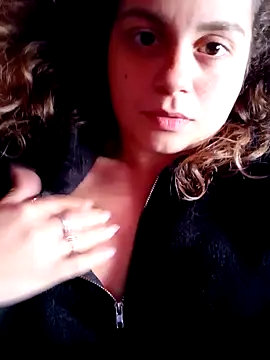 Snapshot of ItalianiMuli chatting on December 14, 3:15 pm ItalianiMuli online show from December 14, 3:15 pm