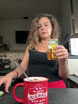 Snapshot of ItalianiMuli chatting on October 3, 6:27 pm ItalianiMuli online show from October 3, 6:27 pm