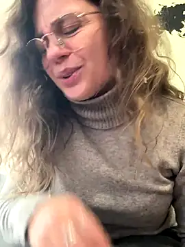 Snapshot of ItalianiMuli chatting on December 2, 10:42 am ItalianiMuli online show from December 2, 10:42 am