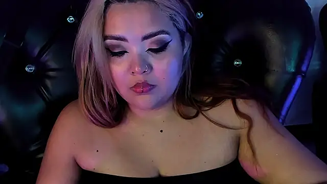 Snapshot of Agatha_humidity chatting on January 16, 8:22 am Agatha humidity online show from January 16, 8:22 am