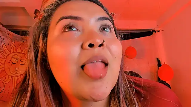 Snapshot of Agatha_humidity chatting on February 17, 6:53 am Agatha humidity online show from February 17, 6:53 am