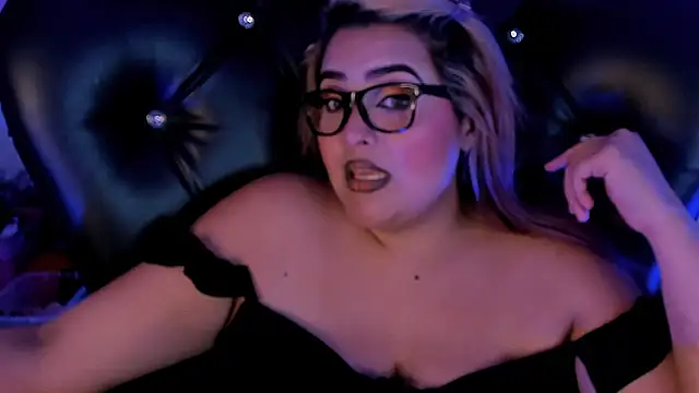 Snapshot of Agatha_humidity chatting on March 3, 4:36 am Agatha humidity online show from March 3, 4:36 am