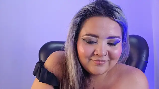 Snapshot of Agatha_humidity chatting on September 10, 4:23 am Agatha humidity online show from September 10, 4:23 am