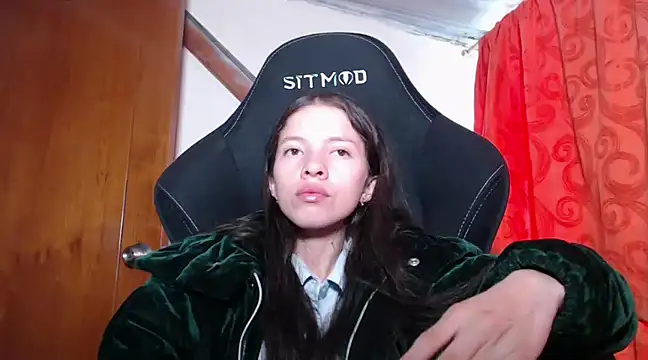 sweetdam12 online show from March 10, 8:12 pm