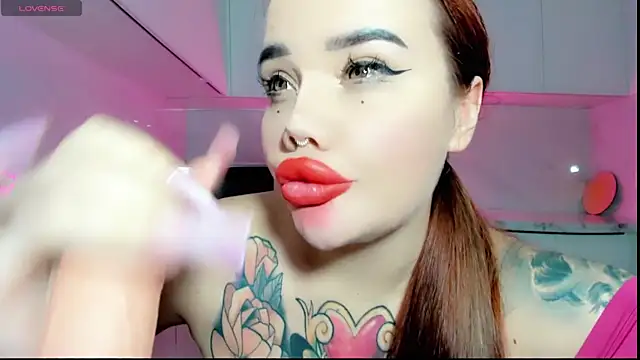 Aira vi online show from December 6, 2:24 am