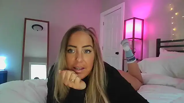 Snapshot of sunshinekisses chatting on January 20, 8:40 pm sunshinekisses online show from January 20, 8:40 pm