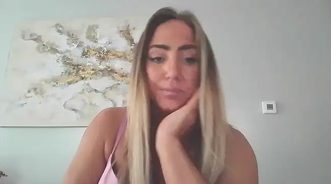 Snapshot of sunshinekisses chatting on March 6, 8:59 pm sunshinekisses online show from March 6, 8:59 pm