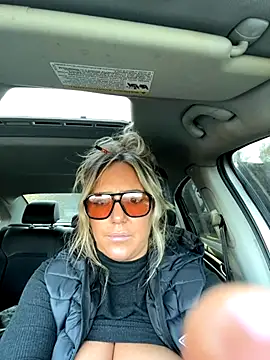 Snapshot of sunshinekisses chatting on November 24, 8:30 pm sunshinekisses online show from November 24, 8:30 pm