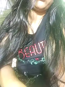 Snapshot of Taniya07 chatting on January 16, 5:21 am Taniya07 online show from January 16, 5:21 am