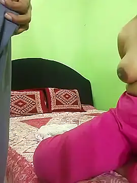 Snapshot of Taniya07 chatting on January 21, 5:49 am Taniya07 online show from January 21, 5:49 am