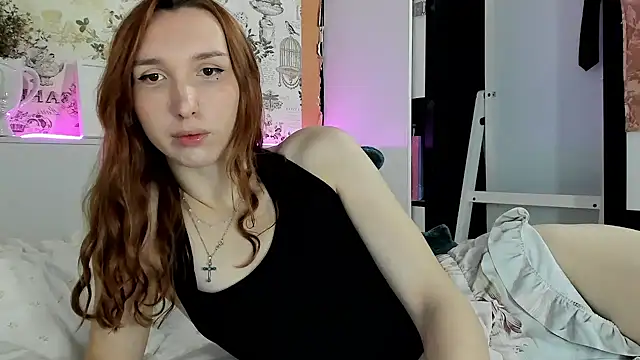 Snapshot of LisaIcon chatting on February 3, 11:58 pm LisaIcon online show from February 3, 11:58 pm