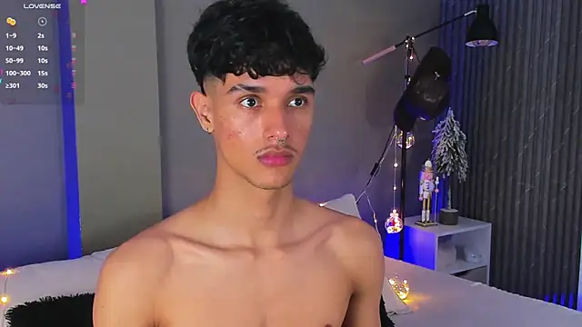 Snapshot of Busterspinter chatting on December 11, 7:31 am Busterspinter online show from December 11, 7:31 am