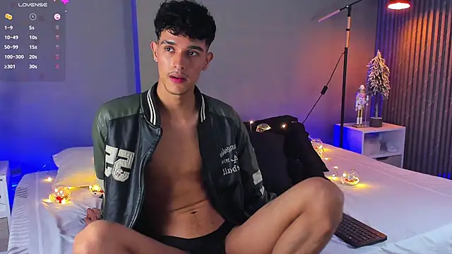 Snapshot of Busterspinter chatting on December 13, 9:57 am Busterspinter online show from December 13, 9:57 am