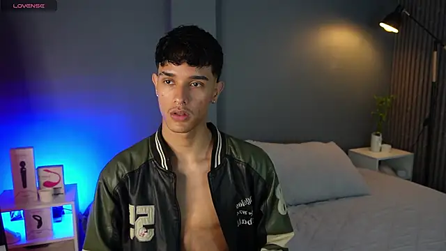 Snapshot of Busterspinter chatting on March 1, 11:28 am Busterspinter online show from March 1, 11:28 am