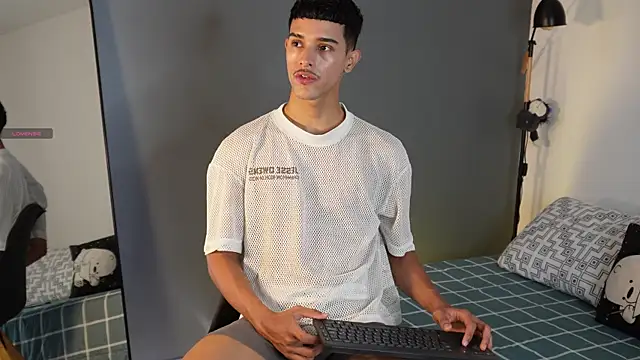 Snapshot of Busterspinter chatting on October 5, 7:23 pm Busterspinter online show from October 5, 7:23 pm