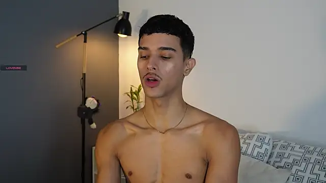 Snapshot of Busterspinter chatting on October 6, 4:59 pm Busterspinter online show from October 6, 4:59 pm