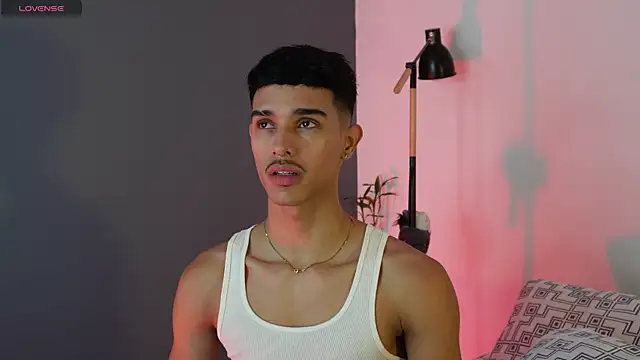 Snapshot of Busterspinter chatting on October 18, 6:08 pm Busterspinter online show from October 18, 6:08 pm