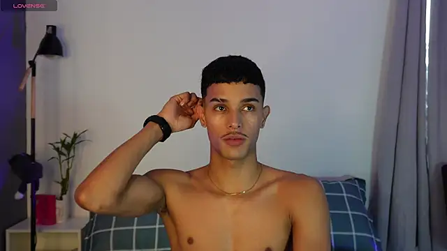 Snapshot of Busterspinter chatting on November 23, 7:46 pm Busterspinter online show from November 23, 7:46 pm