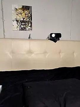 Lola Hale online show from January 31, 1:11 am