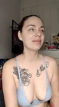 Lola Hale online show from March 19, 6:01 pm