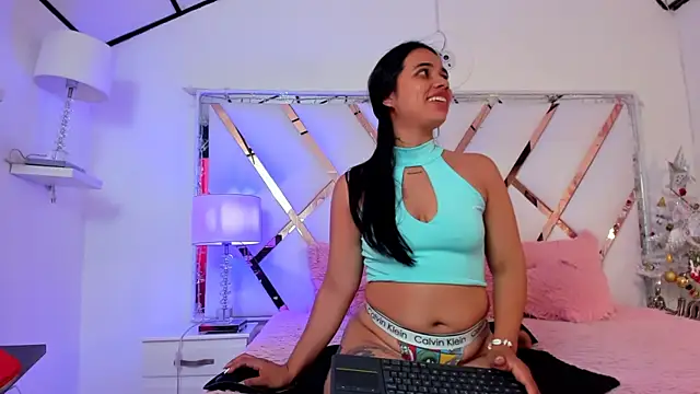 naughty  sara online show from December 30, 6:27 pm