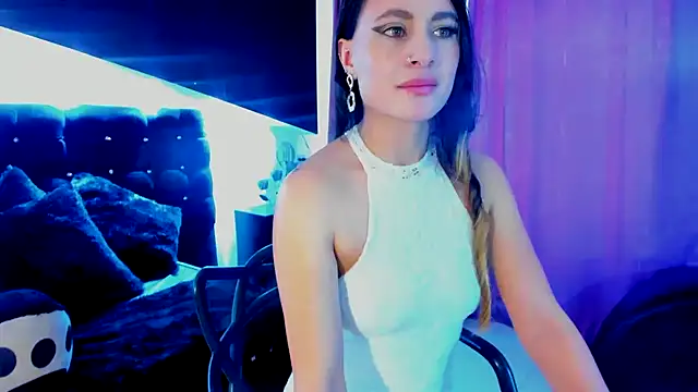 Coral Gibson online show from February 6, 4:03 pm