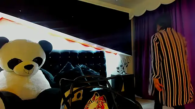 Coral Gibson online show from February 8, 10:18 am