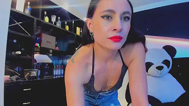 Coral Gibson online show from March 14, 3:58 pm