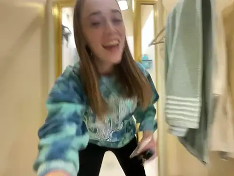 Maxinebabyyy online show from January 31, 1:43 am