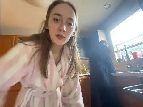 Maxinebabyyy online show from March 12, 1:30 pm