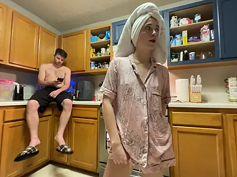 Maxinebabyyy online show from March 18, 11:53 pm