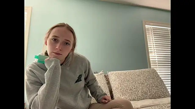 Maxinebabyyy online show from September 19, 6:30 pm