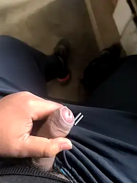 Snapshot of rana9639_1 chatting on January 23, 3:48 am rana9639 1 online show from January 23, 3:48 am