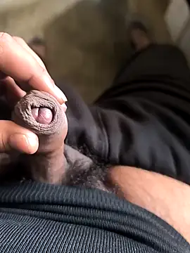 Snapshot of rana9639_1 chatting on February 10, 7:36 am rana9639 1 online show from February 10, 7:36 am