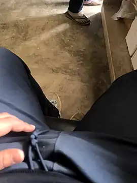 Snapshot of rana9639_1 chatting on February 22, 5:44 am rana9639 1 online show from February 22, 5:44 am