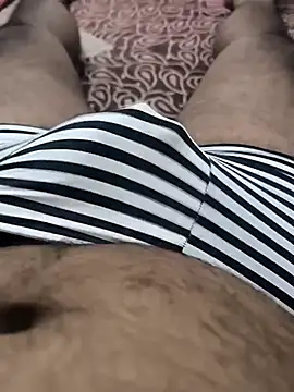 Snapshot of rana9639_1 chatting on October 14, 1:01 pm rana9639 1 online show from October 14, 1:01 pm