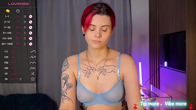 Snapshot of HarpyWitch chatting on December 11, 7:57 pm HarpyWitch online show from December 11, 7:57 pm